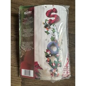 NIB Bucilla Felt 86112 Wall Hanging Kit SNOW Penguin Snowman (2008)